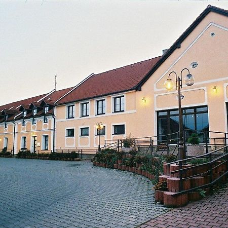 Pension U Svateho Jana Hradec Králové Dış mekan fotoğraf