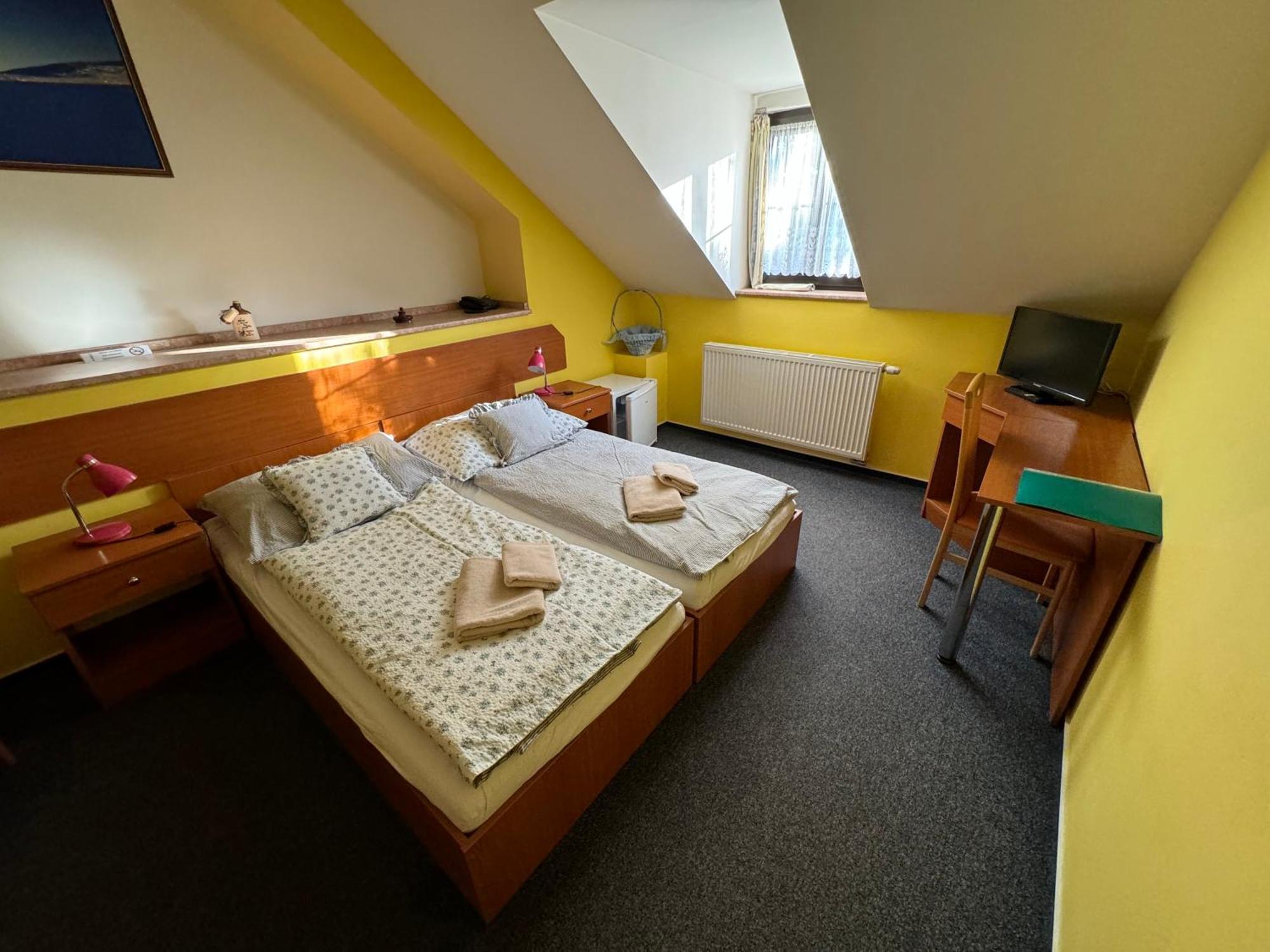 Pension U Svateho Jana Hradec Králové Dış mekan fotoğraf