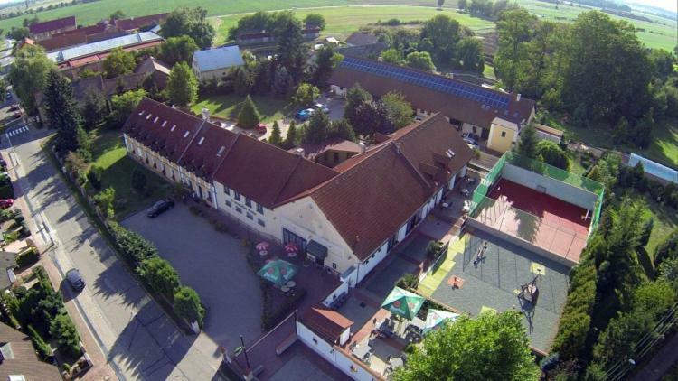 Pension U Svateho Jana Hradec Králové Dış mekan fotoğraf